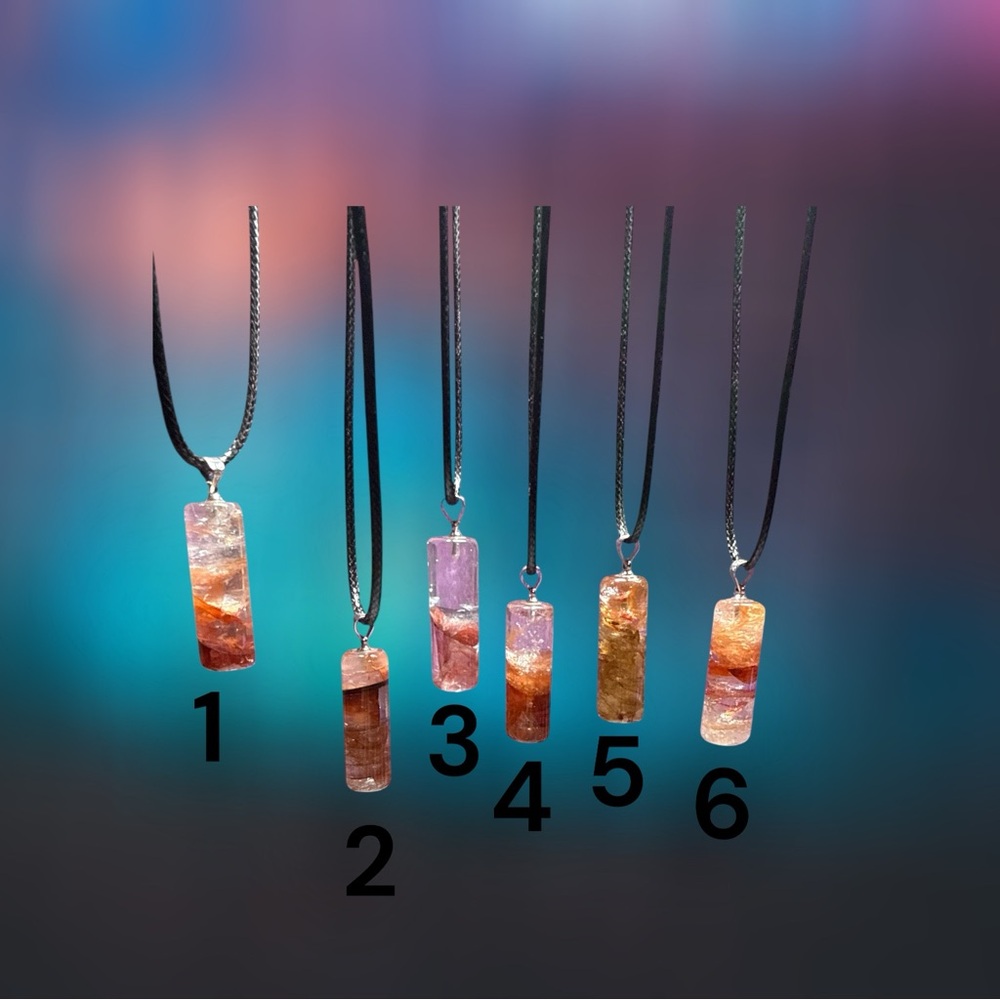 Elegant Fire Quartz Cylinder Shape Stone Pendant Necklace